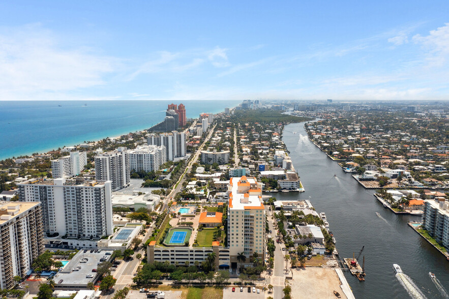 3020 NE 32nd Ave, Fort Lauderdale, FL à vendre - Photo de l’immeuble – Image 2 sur 7