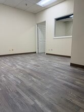 3033 Ogden Ave, Lisle, IL à louer Photo intérieure– Image 1 sur 8