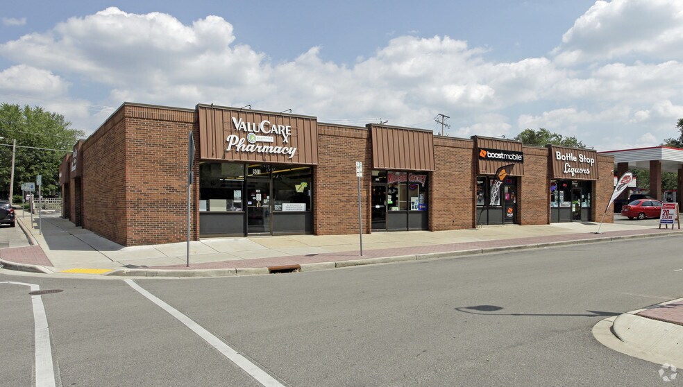 501 S Grand Ave, Waukesha, WI à louer - Photo de l’immeuble – Image 2 sur 7