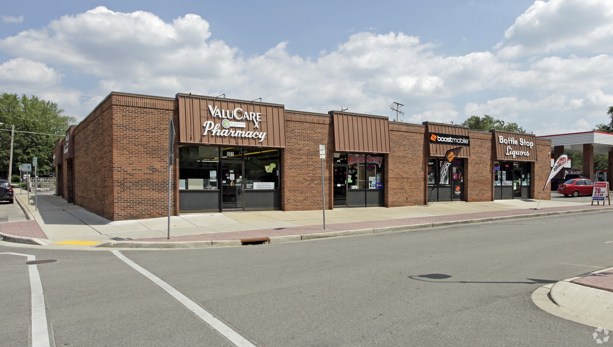 501 S Grand Ave, Waukesha, WI à louer Photo de l’immeuble– Image 1 sur 4