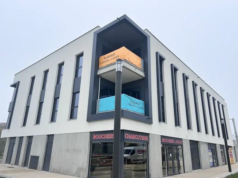 Bureau dans Péronnas à louer - Photo de l’immeuble – Image 3 sur 5