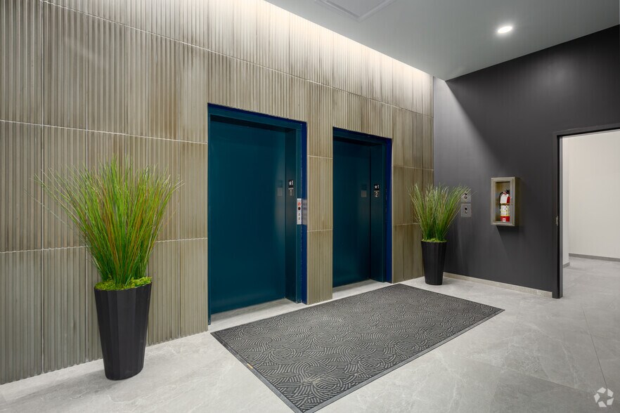 9999 Elbow Dr, Calgary, AB à louer - Hall d’entrée – Image 3 sur 35