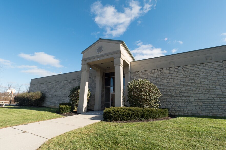 300 W Schrock Rd, Westerville, OH à louer - Photo de l’immeuble – Image 2 sur 5