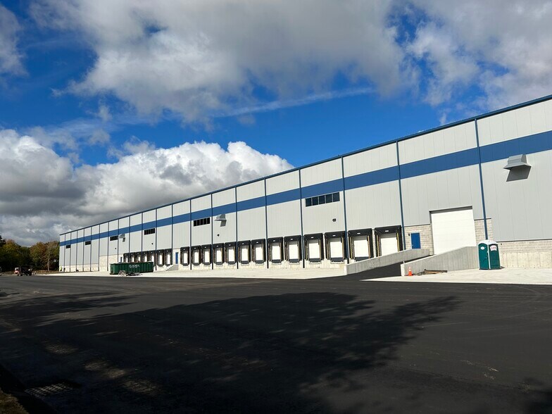 105 Industrial Blvd, Brockton, MA à louer - Photo de l’immeuble – Image 2 sur 3