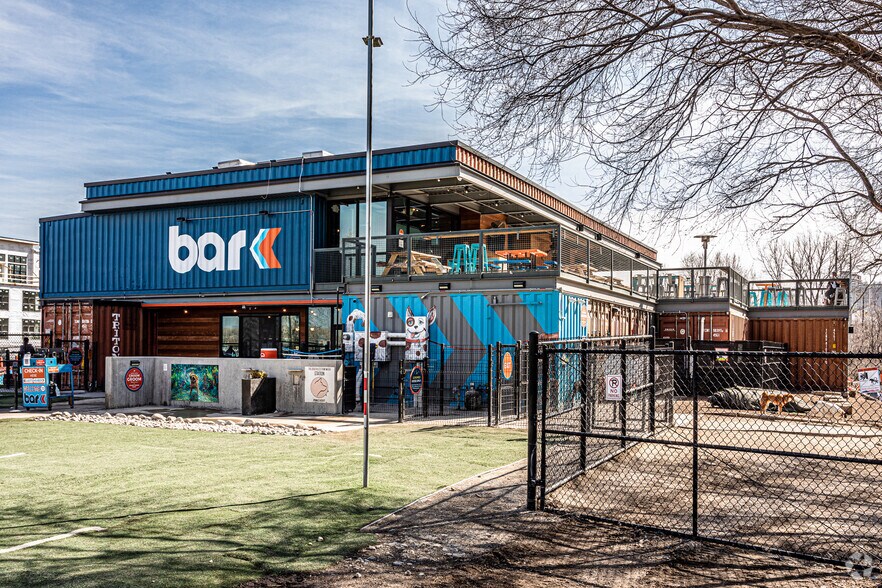 501 Berkley Pkwy, Kansas City, MO à louer - Photo principale – Image 1 sur 6