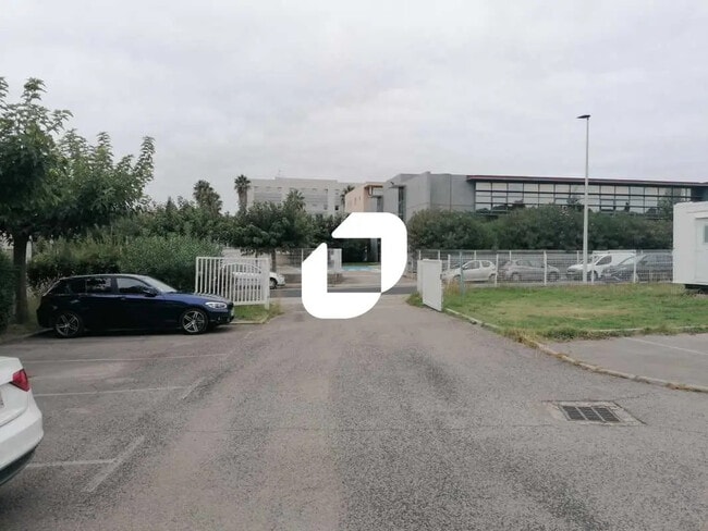 Plus de détails pour Bureau, Local d'activités à louer