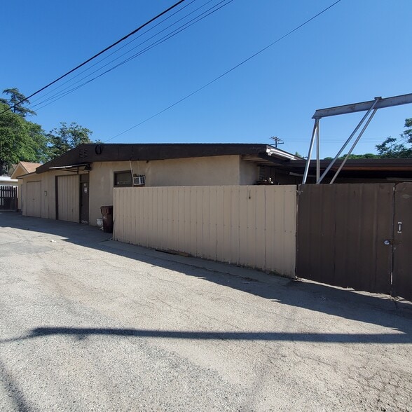 258 E 5th St, Beaumont, CA à vendre - Photo de l’immeuble – Image 3 sur 11