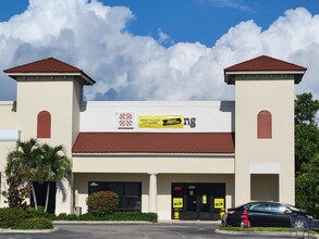 5020 S Cleveland Ave, Fort Myers, FL à louer Photo de l’immeuble– Image 2 sur 8