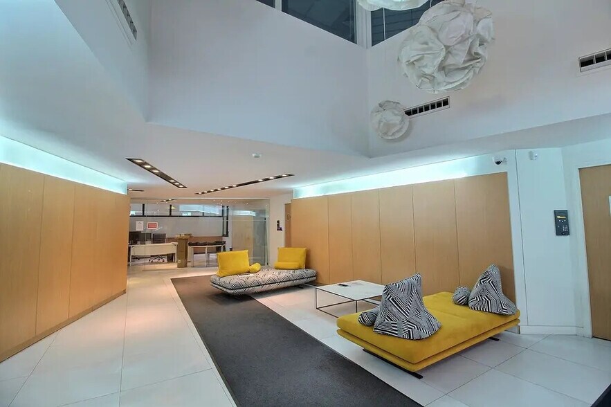 Bureau dans Levallois-Perret à louer - Photo de l’immeuble – Image 1 sur 7