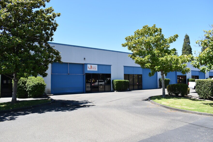 7854 Bell Rd, Windsor, CA à louer - Photo de l’immeuble – Image 3 sur 3