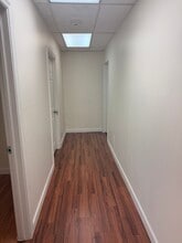 299 Alhambra Cir, Coral Gables, FL à louer Photo intérieure– Image 2 sur 3