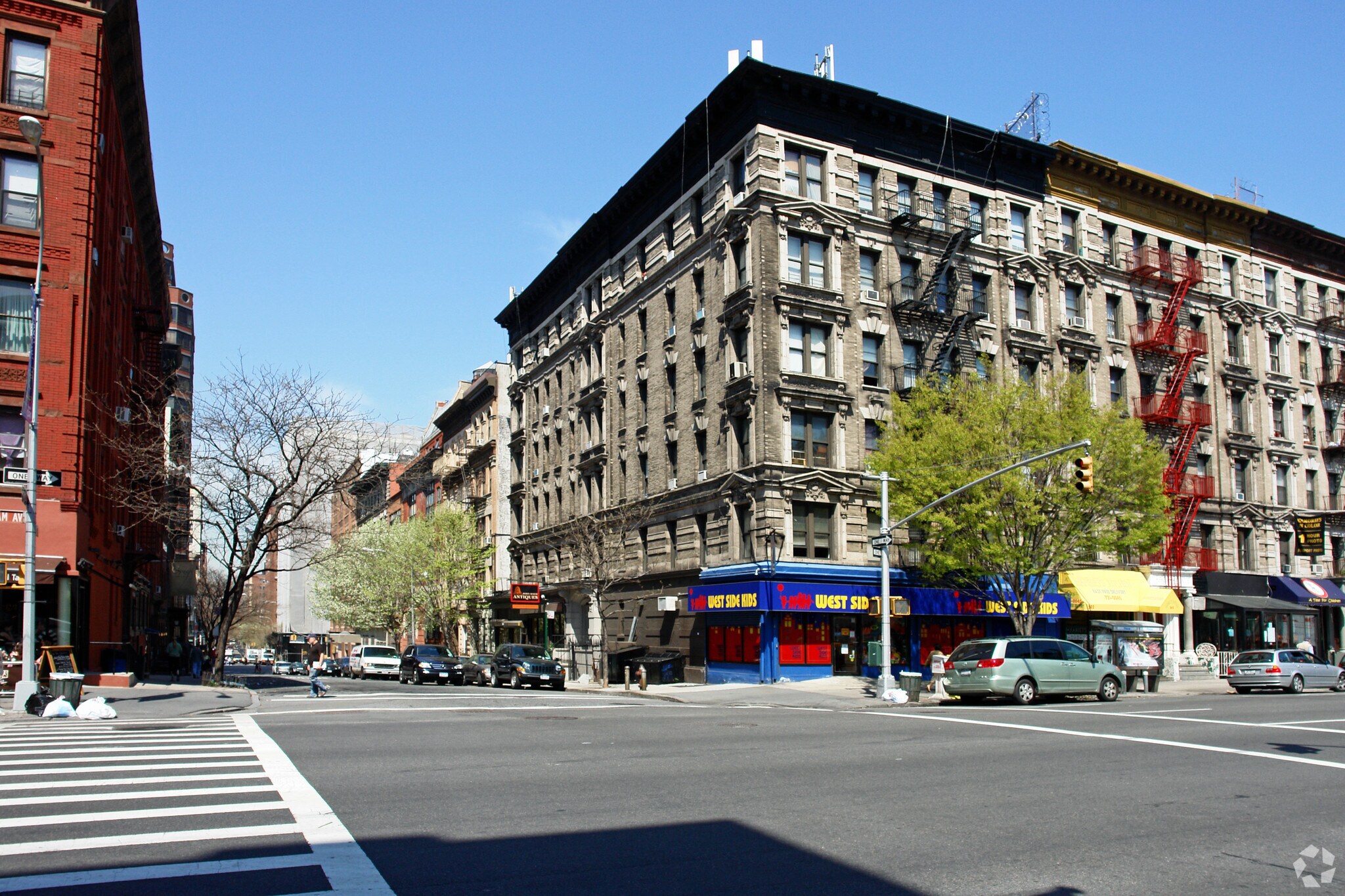498-500 Amsterdam Ave, New York, NY à louer Photo principale– Image 1 sur 3
