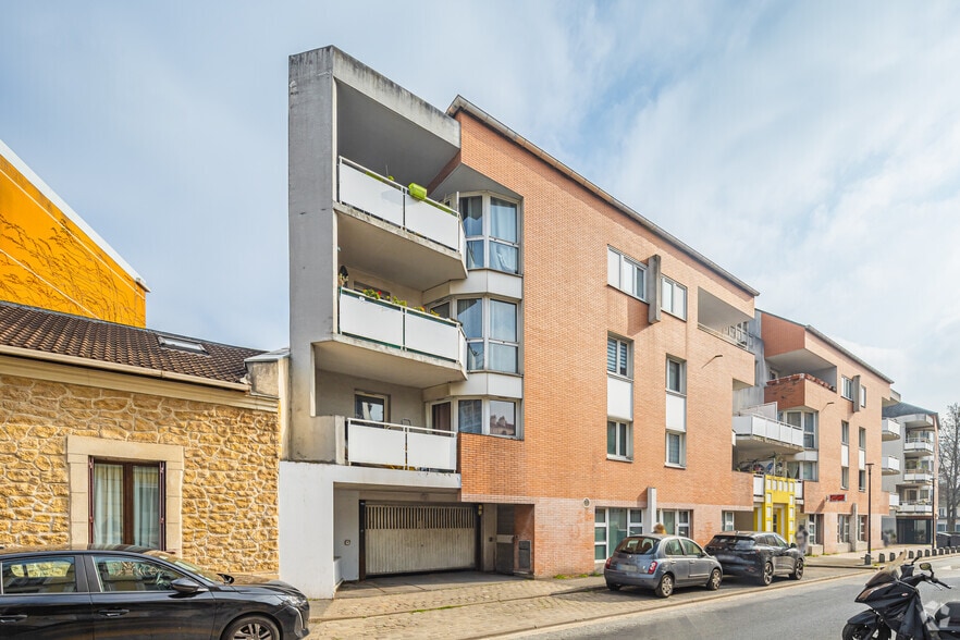 Immeuble residentiel dans Ivry-sur-Seine à vendre - Photo de l’immeuble – Image 2 sur 17