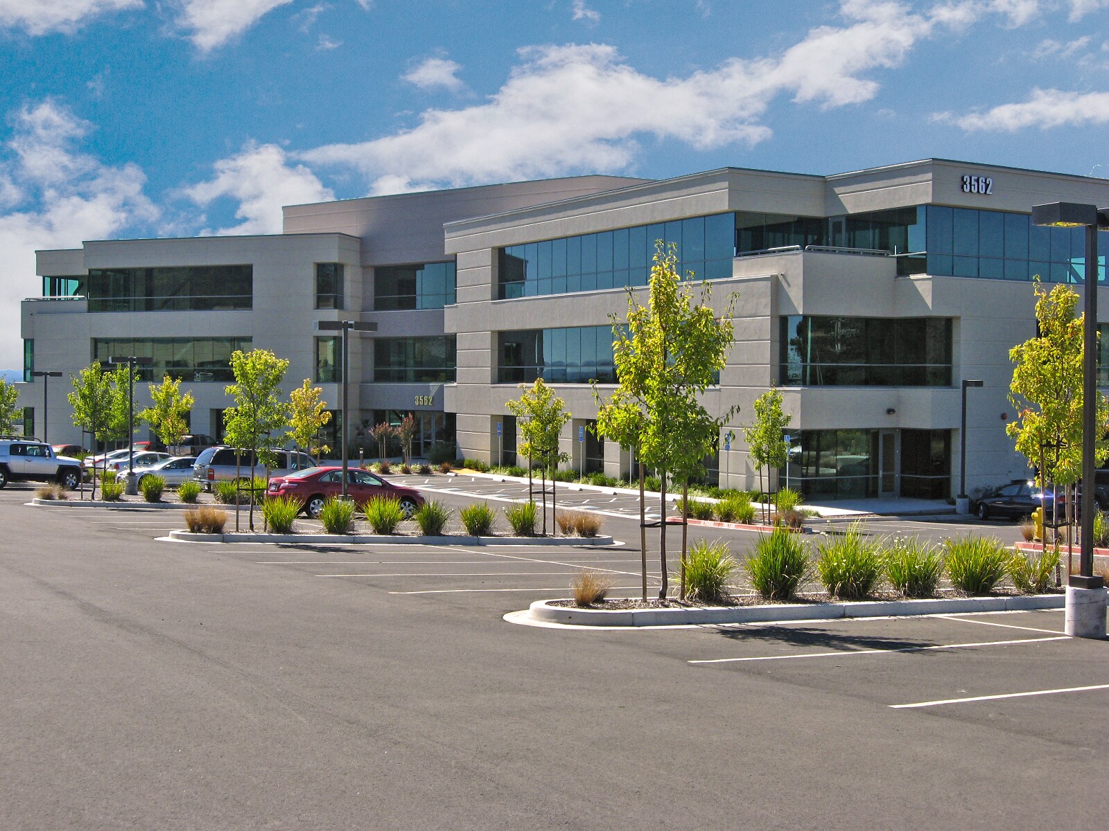 3562 Round Barn Cir, Santa Rosa, CA à louer Photo principale– Image 1 sur 6