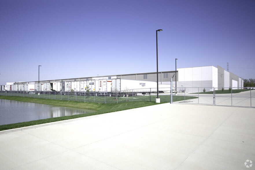 3051 Gateway Commerce Center Dr, Edwardsville, IL à louer - Photo de l’immeuble – Image 2 sur 3