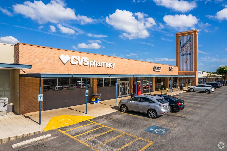 6330-6488 N New Braunfels Ave, San Antonio, TX à louer - Photo de l’immeuble – Image 3 sur 7