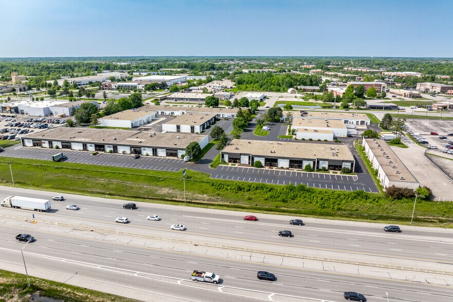 4305-4337 W 96th St, Indianapolis, IN à louer - Photo de l’immeuble – Image 1 sur 6