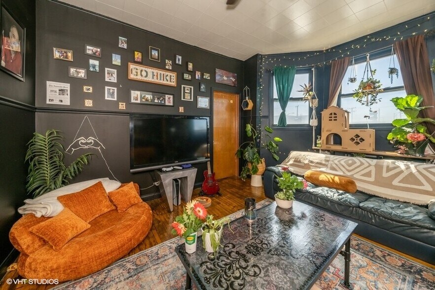 2410 S Blue Island Ave, Chicago, IL à vendre - Photo de l’immeuble – Image 3 sur 15