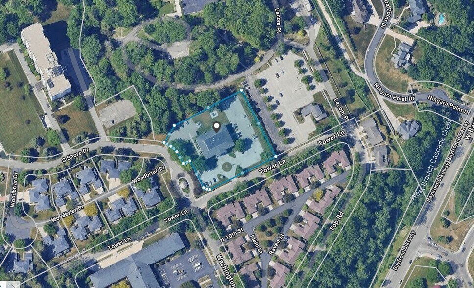 1250 Tower Ln, Erie, PA à louer - Photo de l’immeuble – Image 2 sur 7