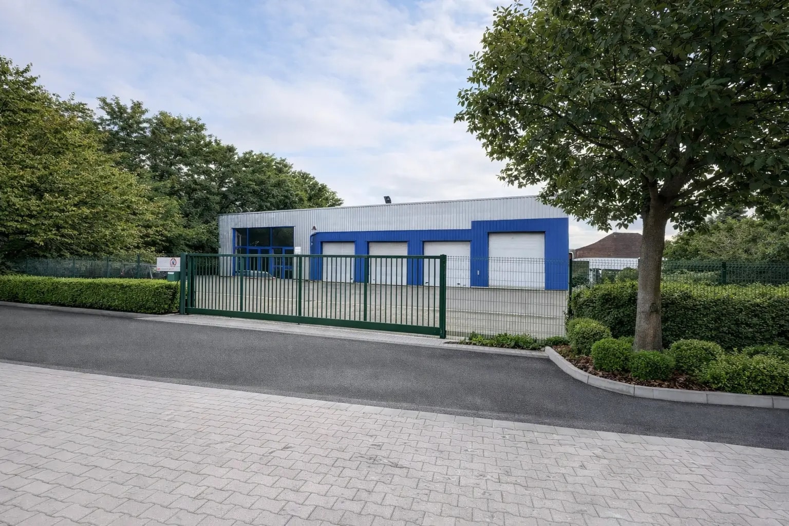 Local d’activités dans Leforest à louer Photo de l’immeuble– Image 1 sur 7