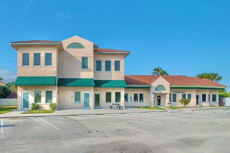 3270 Highway A1A, Melbourne Beach, FL à louer - Photo de l’immeuble – Image 2 sur 38
