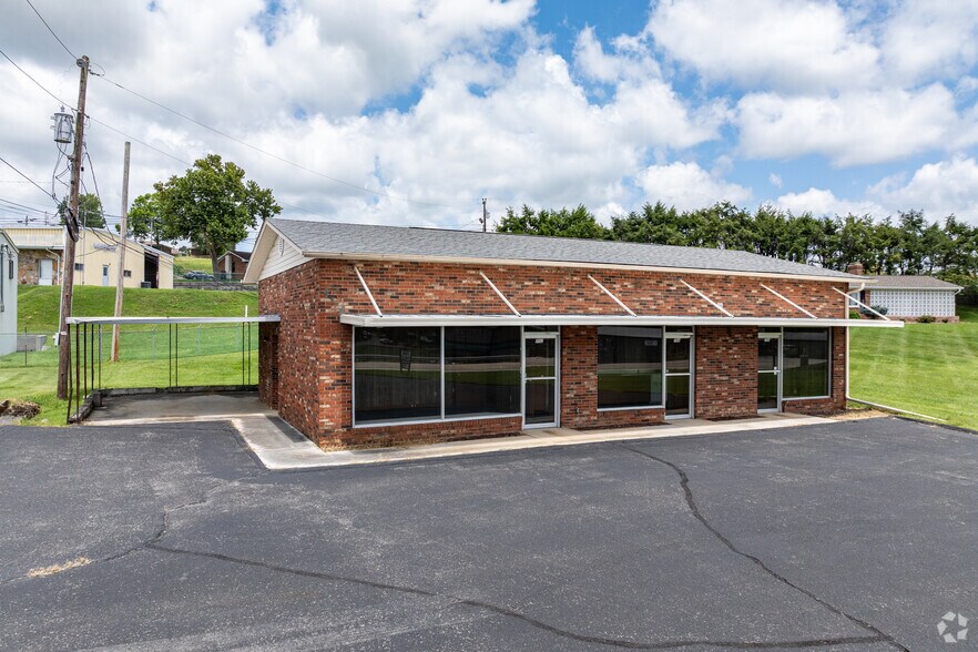 702-706 N Broad St, New Tazewell, TN à vendre - Photo principale – Image 1 sur 4