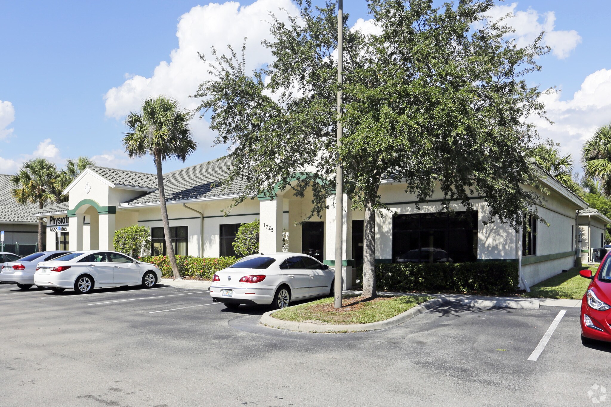 1725 Heritage Trl, Naples, FL à louer Photo principale– Image 1 sur 7