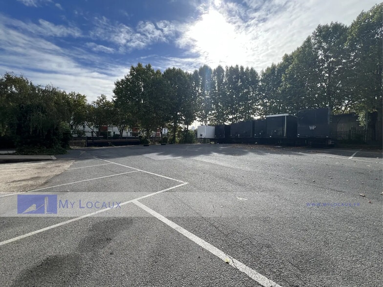 Industriel/Logistique dans Villeneuve-la-Garenne à louer - Photo de l’immeuble – Image 2 sur 9