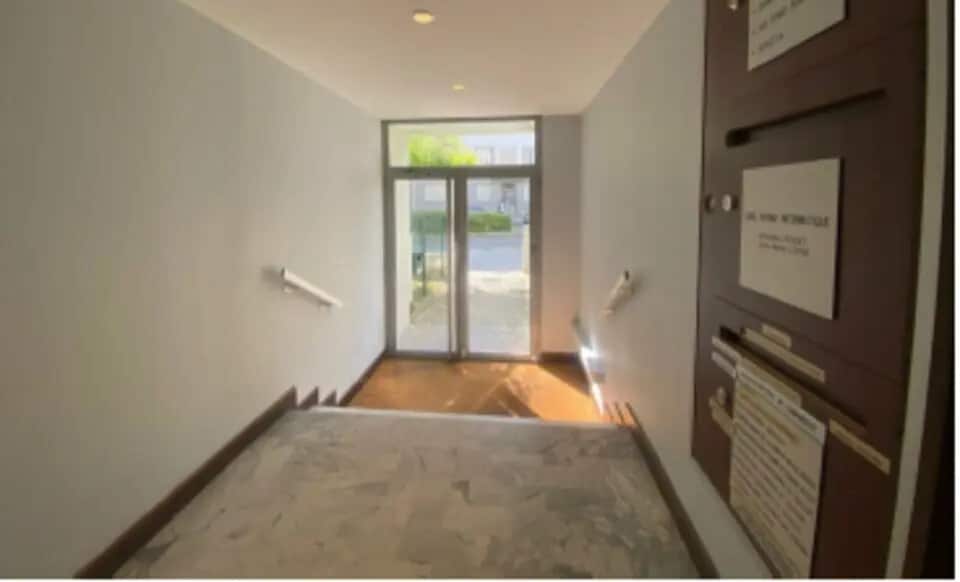 Bureau dans Lyon à vendre - Hall d’entrée – Image 3 sur 6