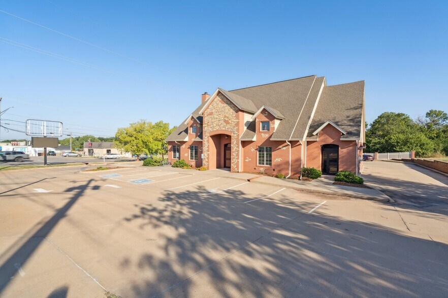 525 S Jardot Rd, Stillwater, OK à vendre - Photo de l’immeuble – Image 3 sur 36