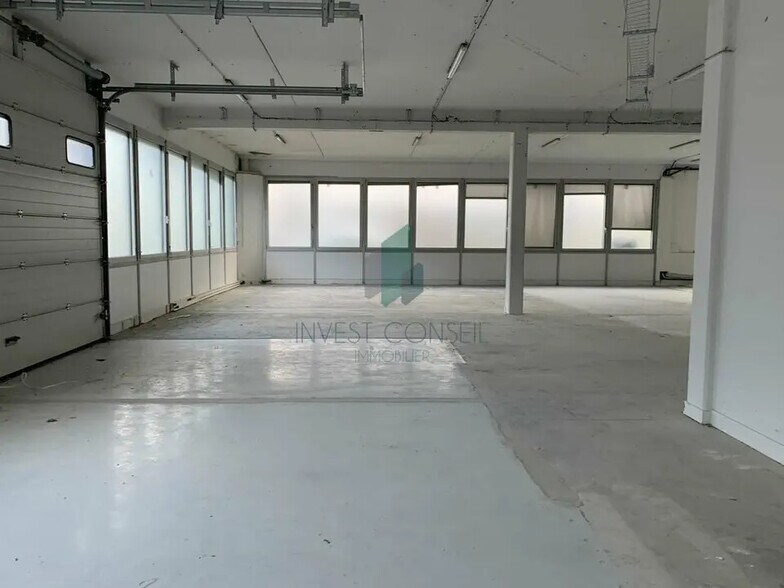 Local d’activités dans Gennevilliers à louer - Photo de l’immeuble – Image 1 sur 8