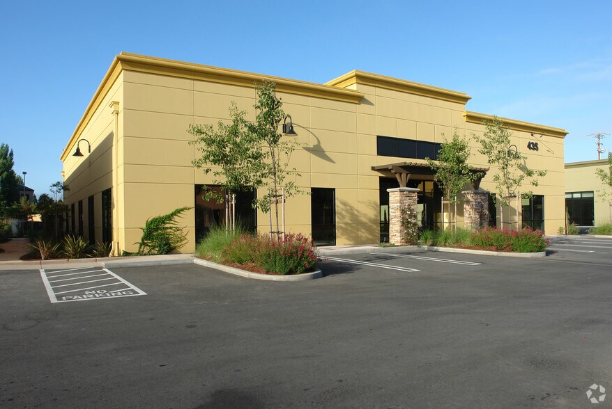 435 N Whisman Rd, Mountain View, CA à louer - Photo de l’immeuble – Image 2 sur 10