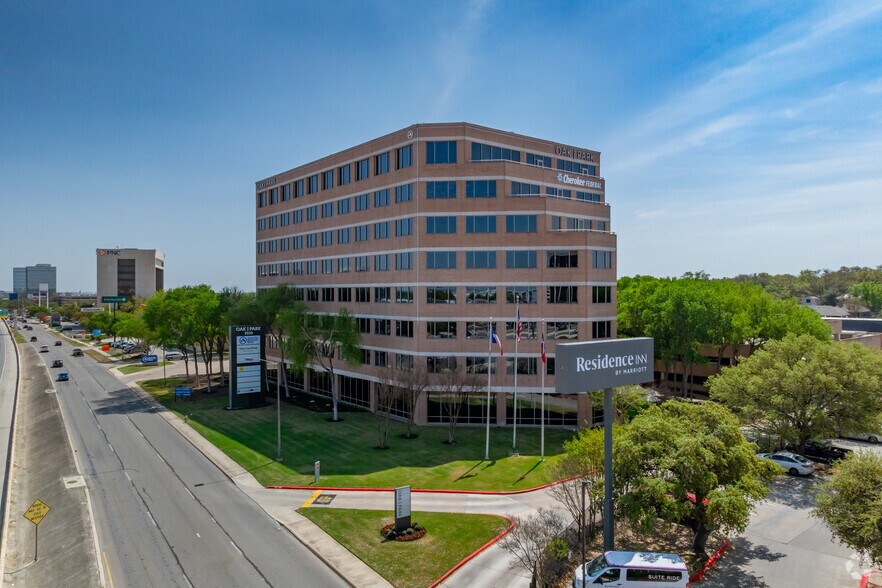 1020 NE Loop 410, San Antonio, TX à louer - Photo de l’immeuble – Image 3 sur 14
