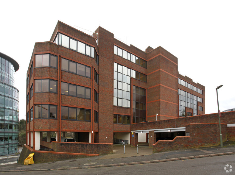 55-57 High St, Redhill à louer - Photo de l’immeuble – Image 3 sur 3