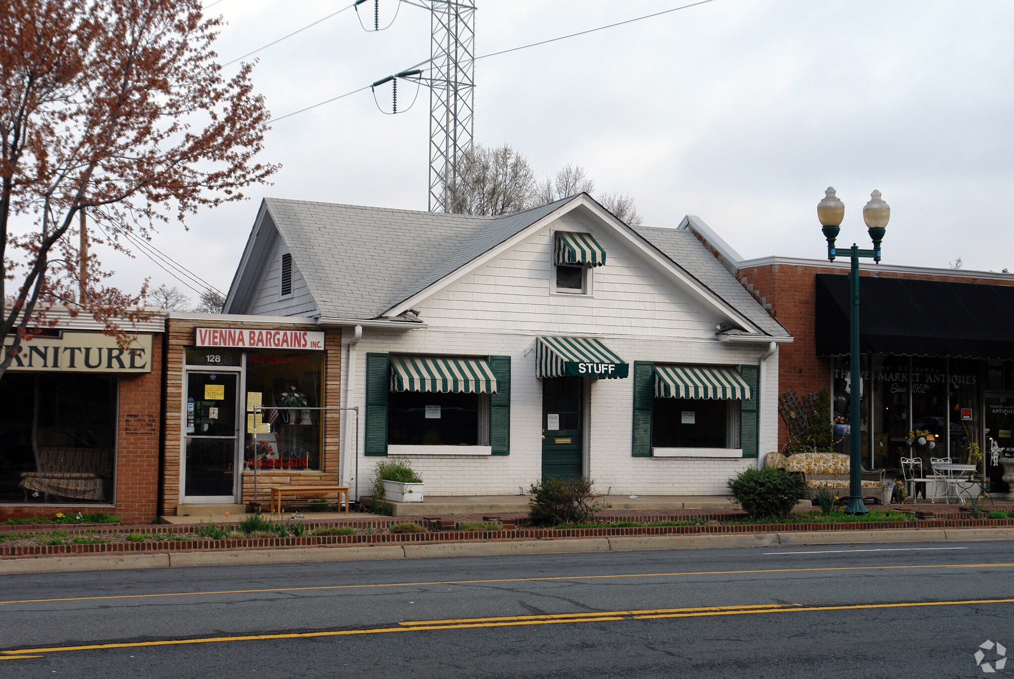 126-132 Maple Ave, Vienna, VA à louer Photo principale– Image 1 sur 3