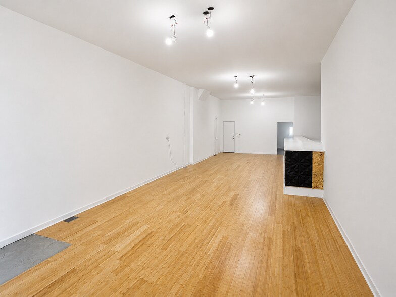 8714 S Commercial Ave, Chicago, IL à vendre - Photo de l’immeuble – Image 2 sur 22
