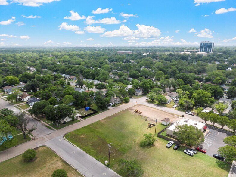 2824 32nd st, Waco, TX à vendre - Photo de l’immeuble – Image 2 sur 7