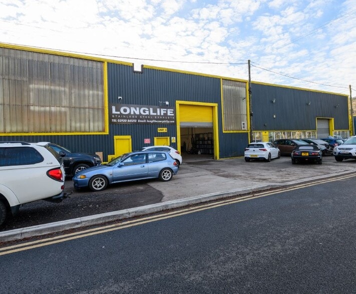 Dyffryn Industrial Estate, North Cardiff portefeuille de 3 biens à vendre sur LoopNet.fr - Photo de l’immeuble – Image 3 sur 3