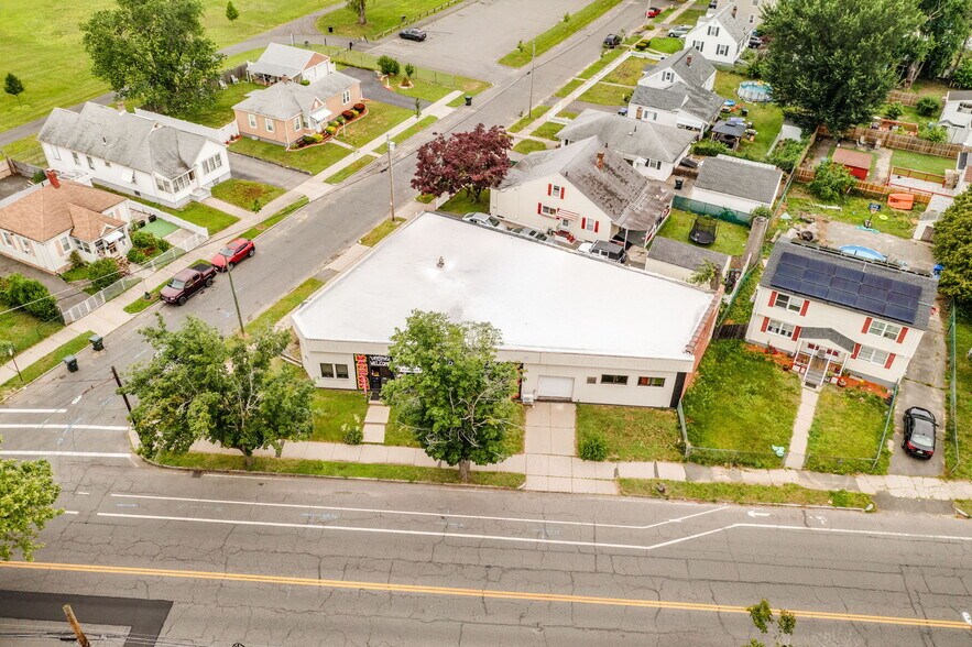 218 Saint James Blvd, Springfield, MA à vendre - Photo de l’immeuble – Image 3 sur 24