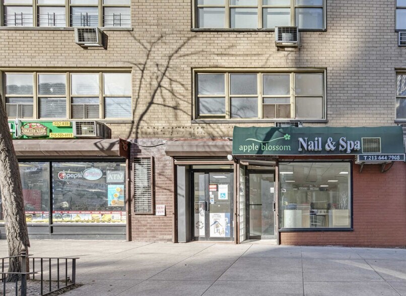 941 1st Ave, New York, NY à louer - Photo de l’immeuble – Image 1 sur 3