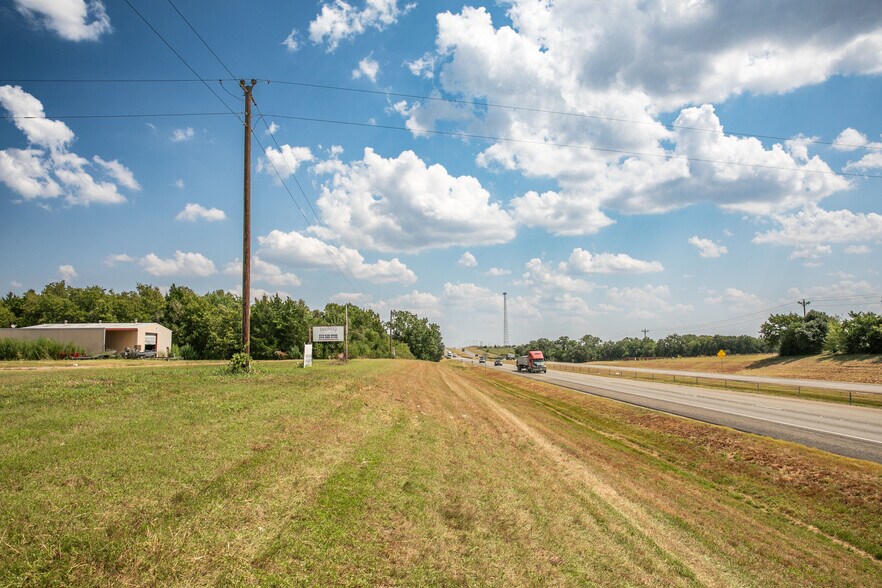 20 Red Tip Lane, Brenham, TX à vendre - Photo de l’immeuble – Image 3 sur 20