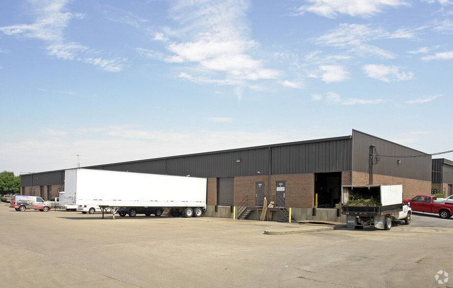 18102 Chesterfield Airport Rd, Chesterfield, MO à louer - Photo de l’immeuble – Image 2 sur 17
