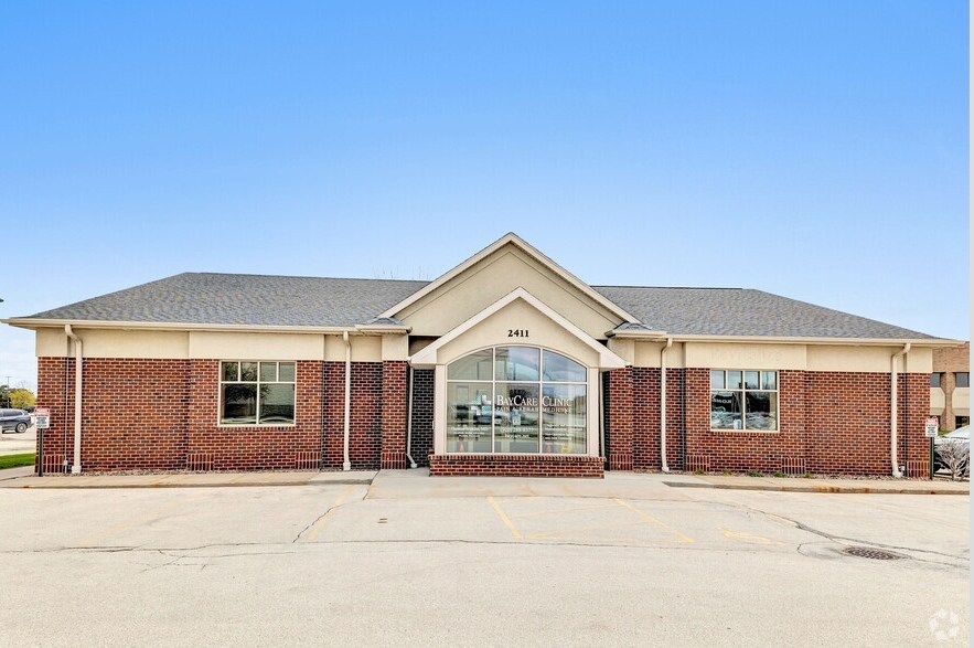 2411 Holmgren Way, Green Bay, WI à louer Photo principale– Image 1 sur 59