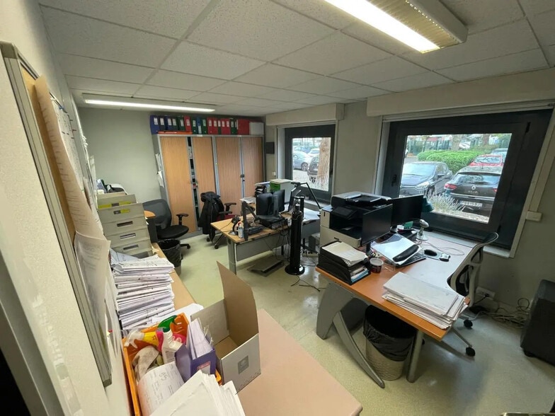 Bureau dans Cergy à vendre - Photo de l’immeuble – Image 3 sur 14