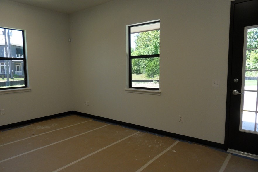 154 Elmhurst, Kyle, TX à louer - Photo intérieure – Image 3 sur 5