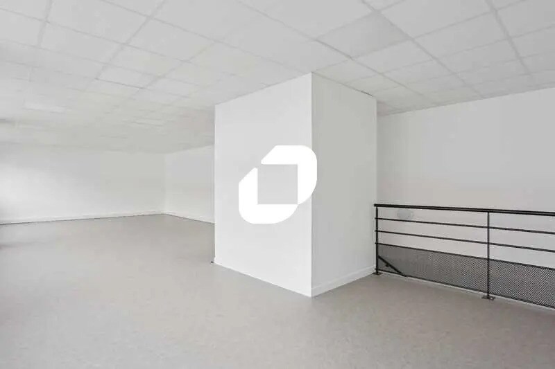 Bureau dans Corbeil-Essonnes à louer - Photo de l’immeuble – Image 3 sur 11