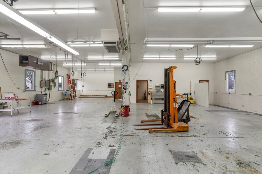 2195 Fairgrounds Rd NE, Salem, OR à louer - Photo de l’immeuble – Image 3 sur 7