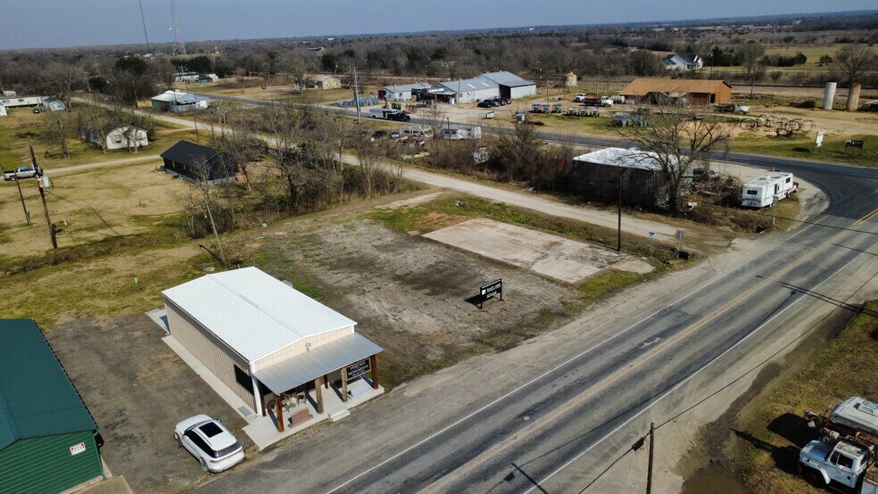 7130 Main st, Iola, TX à vendre - Photo de l’immeuble – Image 3 sur 8