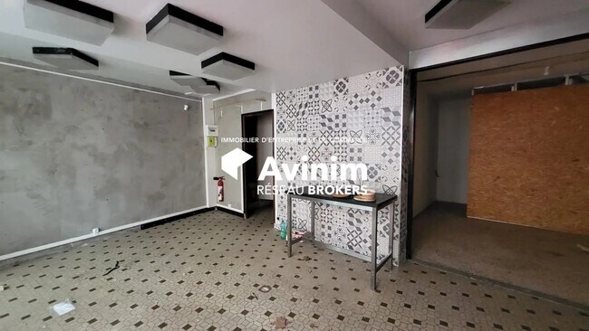 Plus de détails pour Local commercial à louer