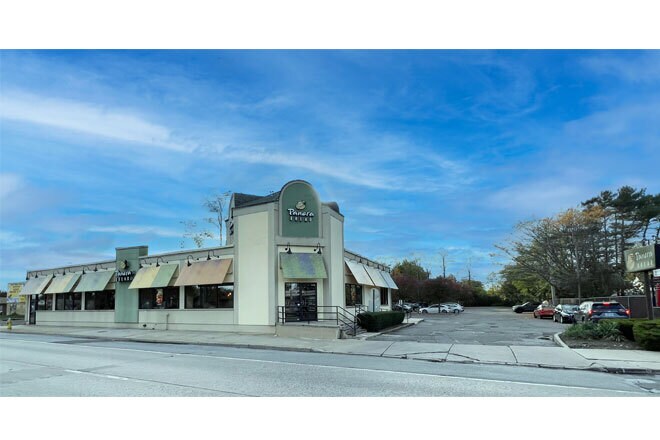 1258 Deer Park Ave, North Babylon, NY à louer - Photo de l’immeuble – Image 2 sur 3